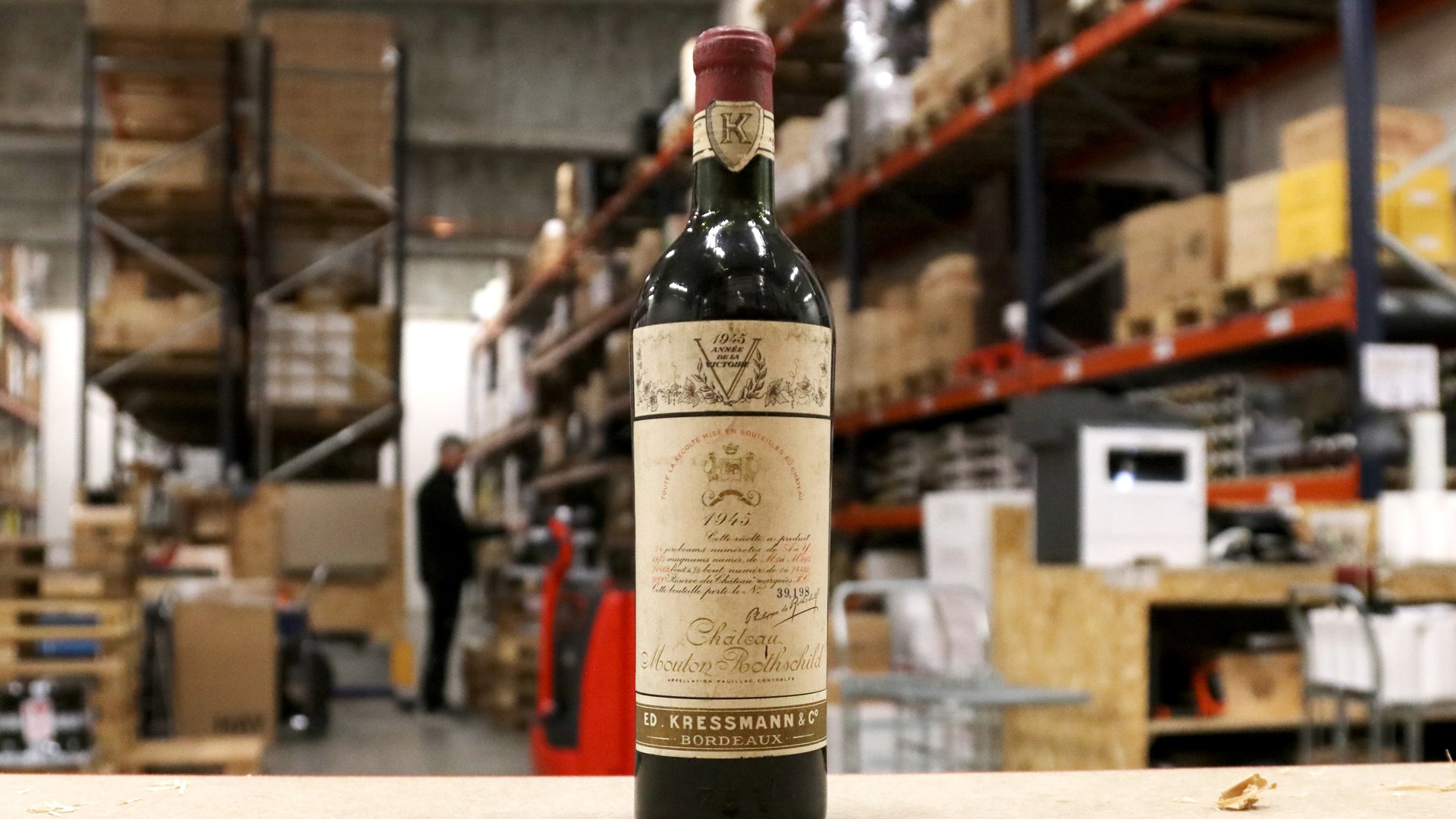 Château Mouton-Rothschild 1945 - ”Année de la Victoire”
